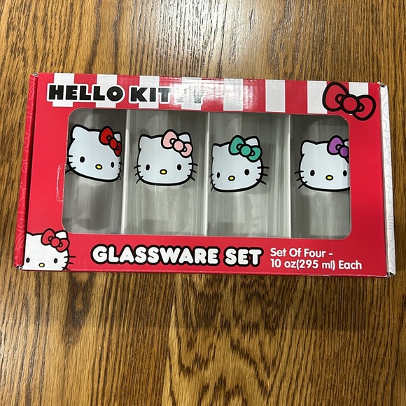 🆕 Sanrio Hello Kitty Faces Multicolor Bow Glass Set - Picture 2 of 5